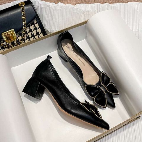 Pointed Shallow Mouth Thick Heel