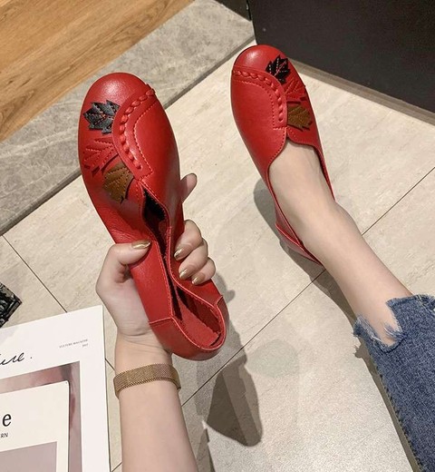 Maple Leaf Comfortable Soft Bottom Flat women's  Shoes
