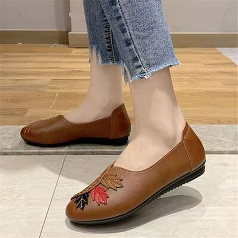 Maple Leaf Comfortable Soft Bottom Flat women's  Shoes