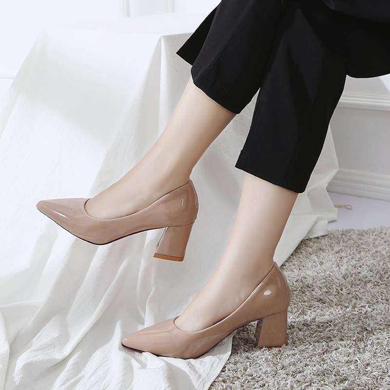 Korean version versatile thick heel pointed high heels